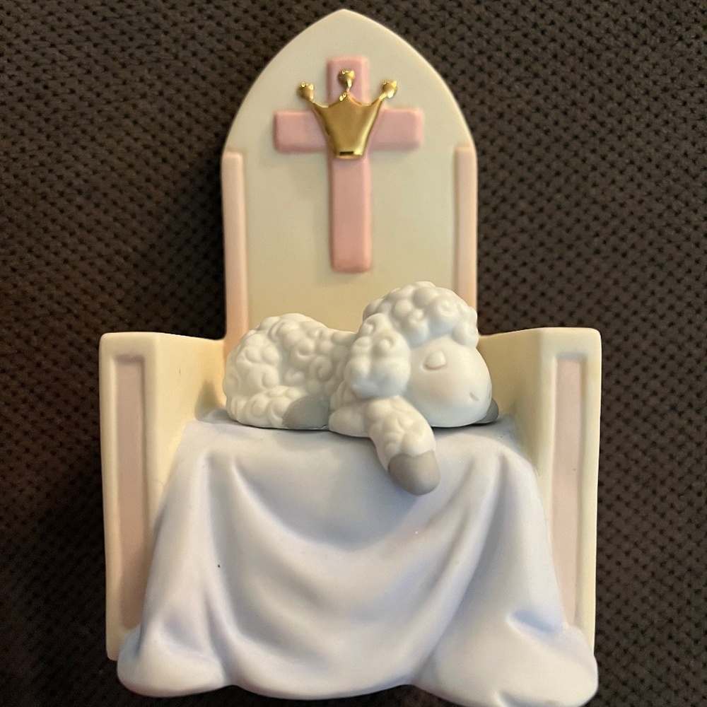 Precious Moments - Worth is the Lamb